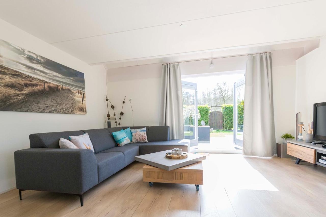 Vakantiehuis Op Villapark Oesterbaai Aan Zee , Met Speeltuin Grenzend Aan De Tuin Wemeldinge Ngoại thất bức ảnh