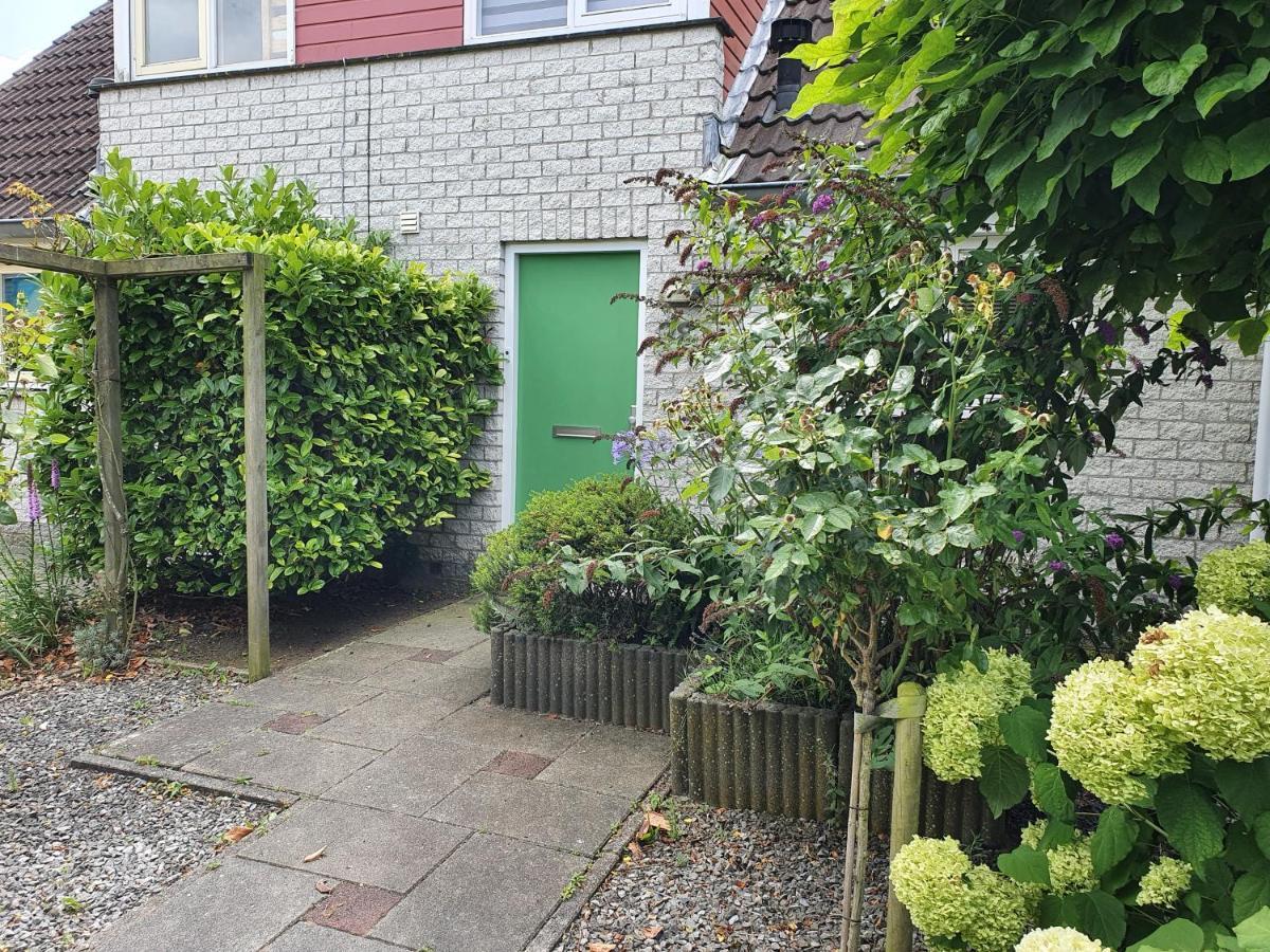 Vakantiehuis Op Villapark Oesterbaai Aan Zee , Met Speeltuin Grenzend Aan De Tuin Wemeldinge Ngoại thất bức ảnh